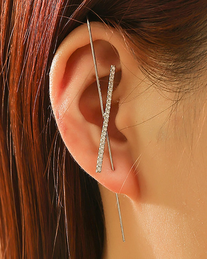 Personalized and minimalist piercing ear needles for women, lightning leaves, earlobe style diagonal earrings