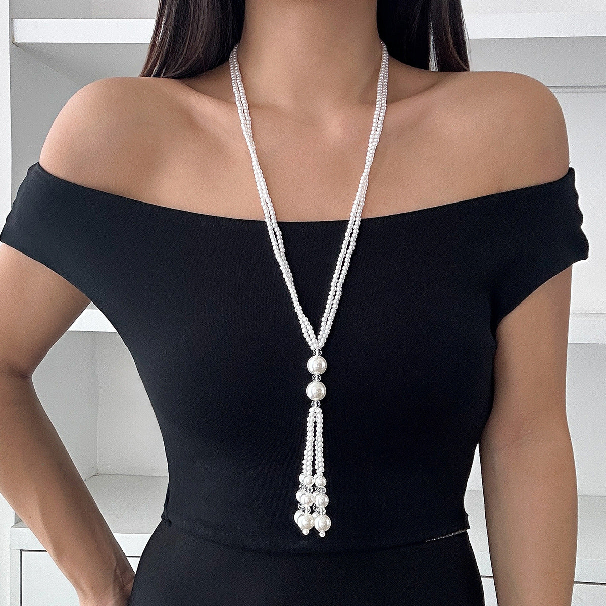 Stylish temperament, pearl tassel necklace, simple and long, beaded crystal collarbone chain style