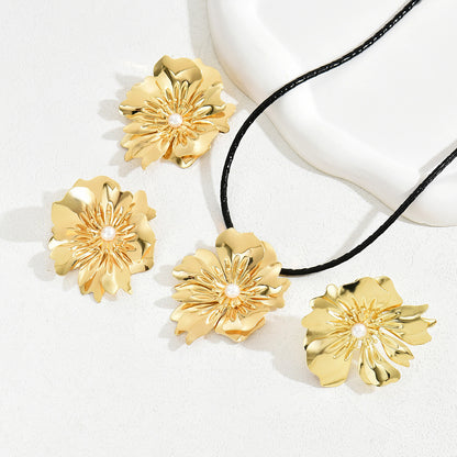 Retro Simple Flower Earrings And Necklace Set