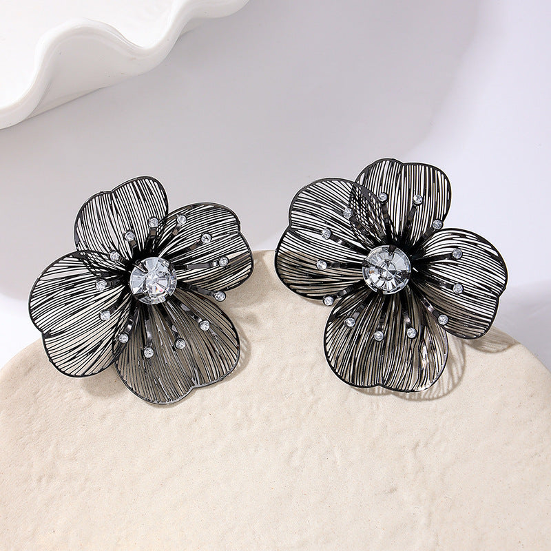 French style elegant large flower women's earrings suitable for travel and vacation