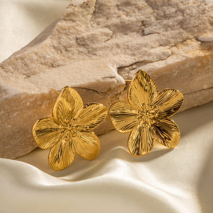 Design Fashion High-end Matte Retro Gold Stainless Steel Flower Stud Earrings