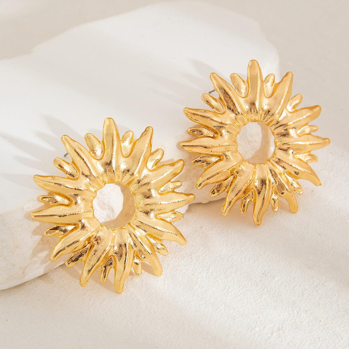 New Fashionable Metallic Hollow Sunflower Earrings with Exaggerated Irregular Earrings