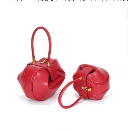 Leather handbags Europe and the United States fashion retro French niche design portable dumplings wonton handbags