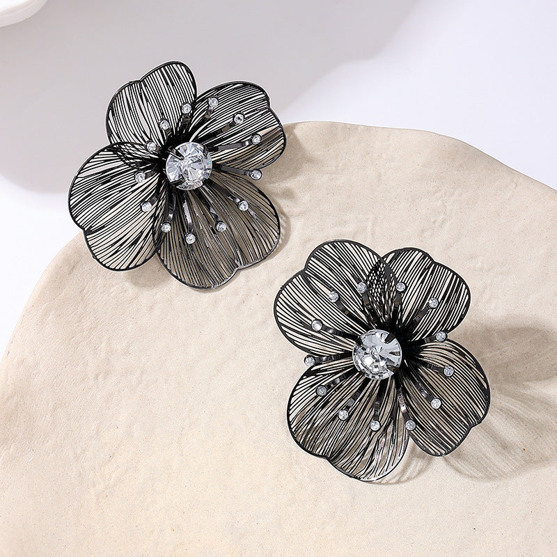 French style elegant large flower women's earrings suitable for travel and vacation