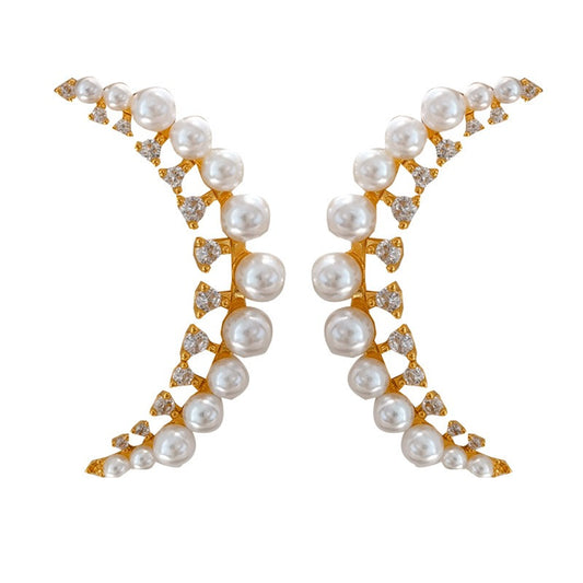 Zircon moon shaped earrings imitating pearl earrings are fashionable