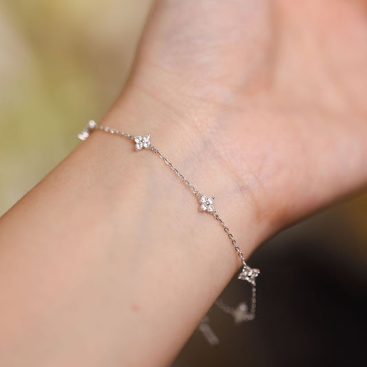 925 Sterling Silver Five Small Flower Clear Zircon Bracelet Simple INS Gold Silver color Party Wedding Fine Jewelry