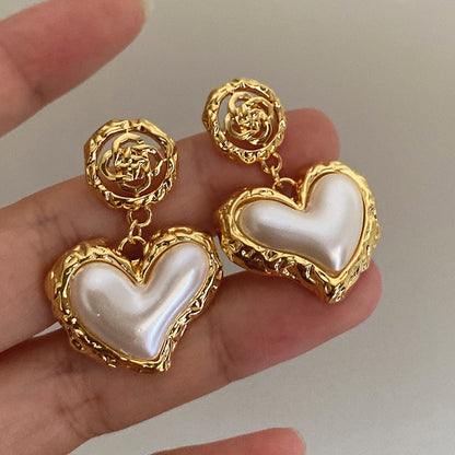 French retro design, high-end feeling, pearl heart earrings, female niche temperament, spicy girl accessories, fashionable accessories