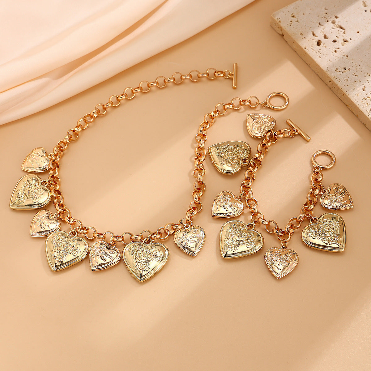 New retro peach heart alloy OT buckle necklace exaggerated BL iron chain collarbone chain set