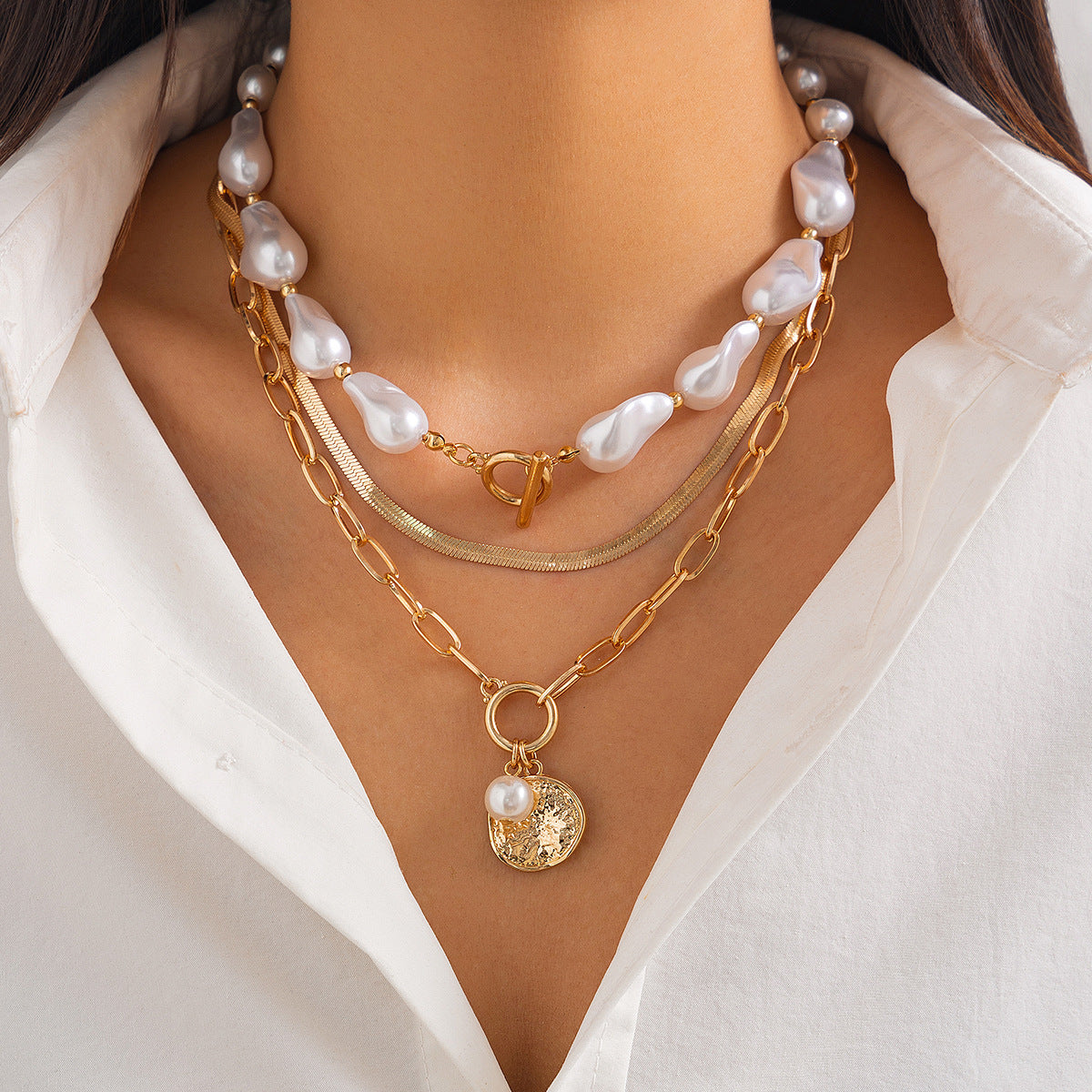 Baroque shaped pearl collarbone chain retro metallic circular pendant multi-layer necklace