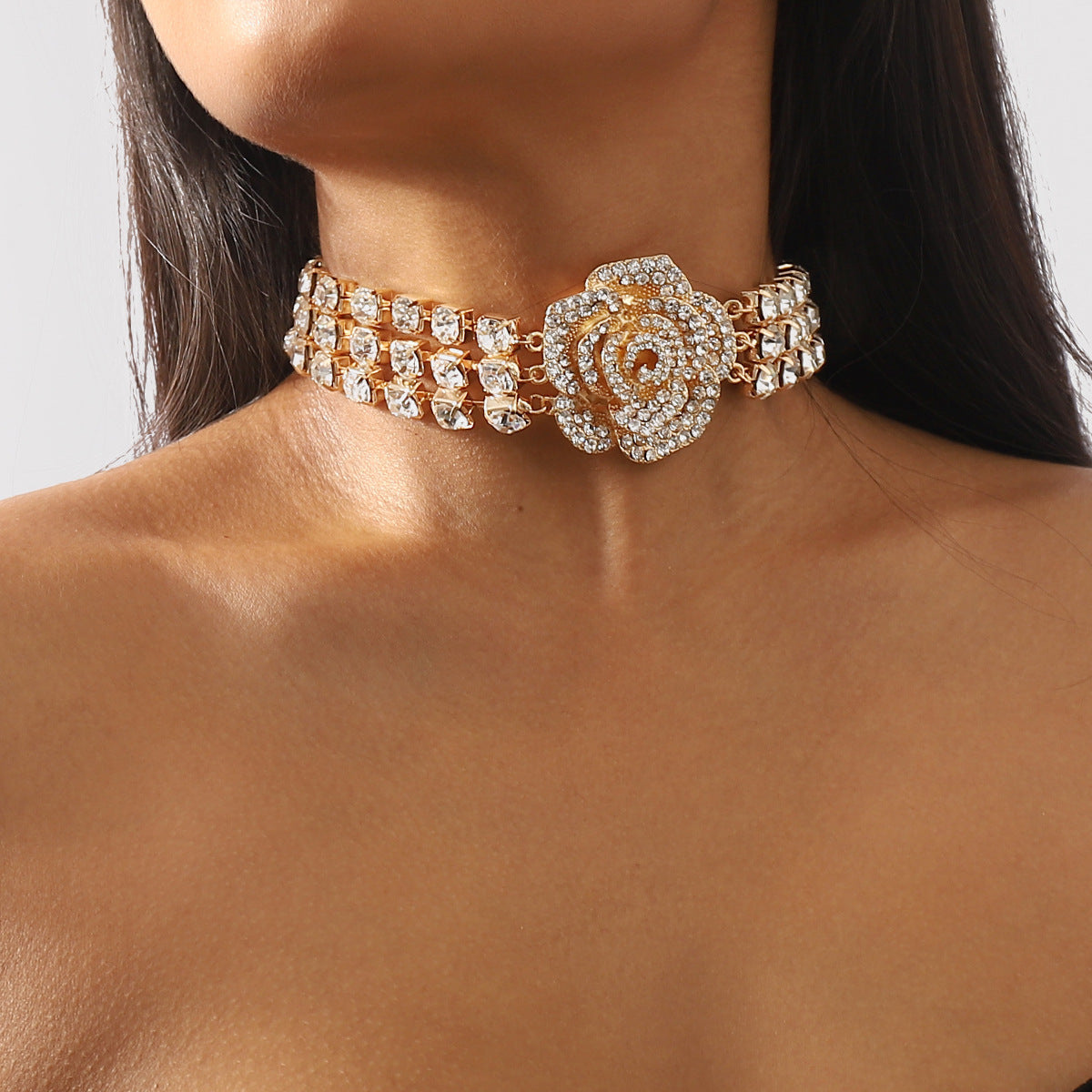 Diamond inlaid three-dimensional rose necklace with multiple rows of sparkling diamond collarbone chains