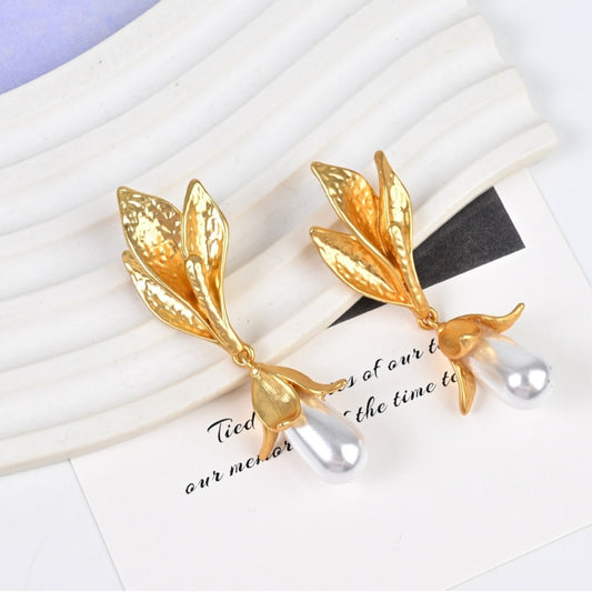 European and American petal high-end temperament versatile earrings