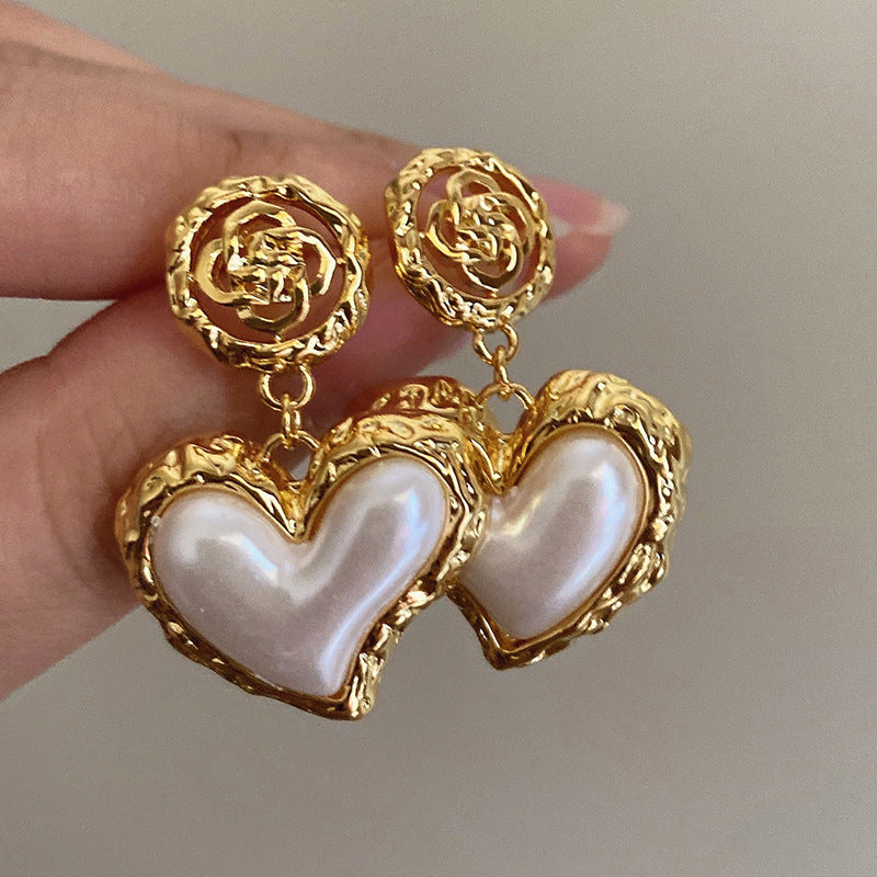 French retro design, high-end feeling, pearl heart earrings, female niche temperament, spicy girl accessories, fashionable accessories