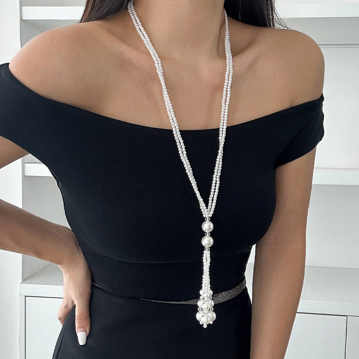 Stylish temperament, pearl tassel necklace, simple and long, beaded crystal collarbone chain style