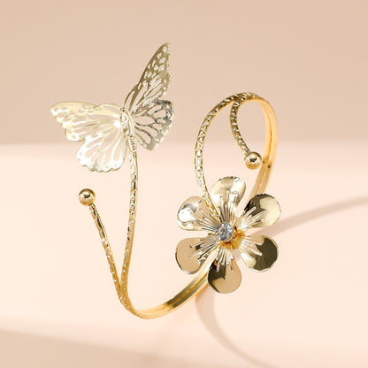 Metal Texture Three-dimensional Flowers Exquisite Hollow Design Butterfly Arm Decorations