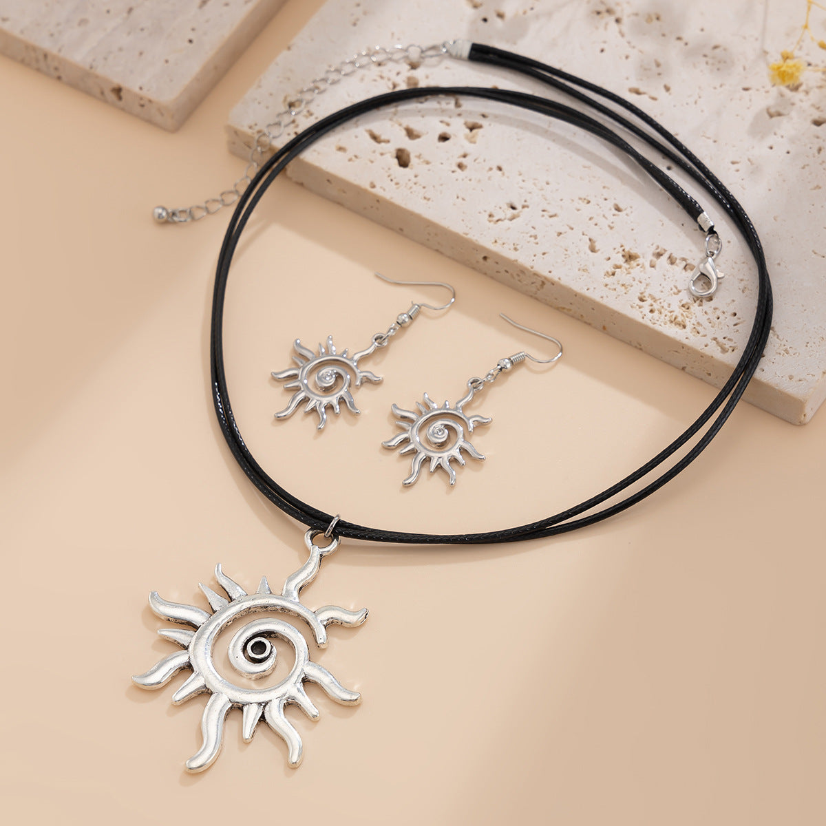 Retro Sun Alloy Necklace Suit Fashion Simple